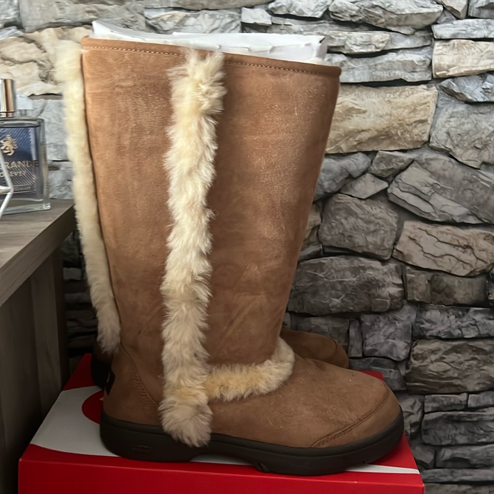 Brand new woman uggs boots